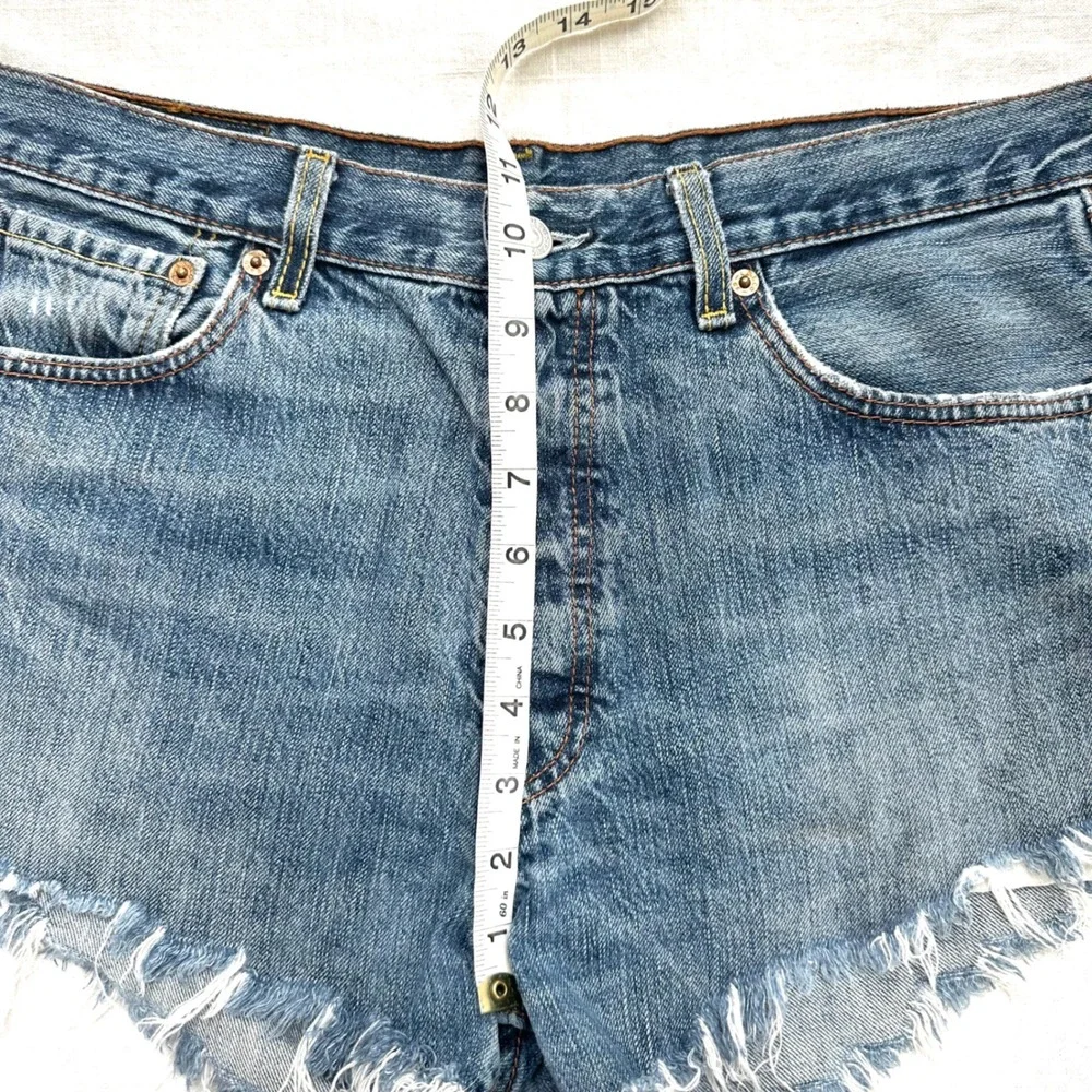Levi's 501 Denim Shorts Frayed Hem‎ Vtg Distressed Vintage Womens Size 29